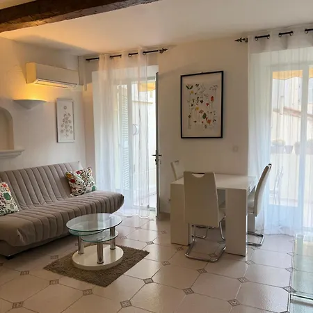 아파트 Cosy Flat